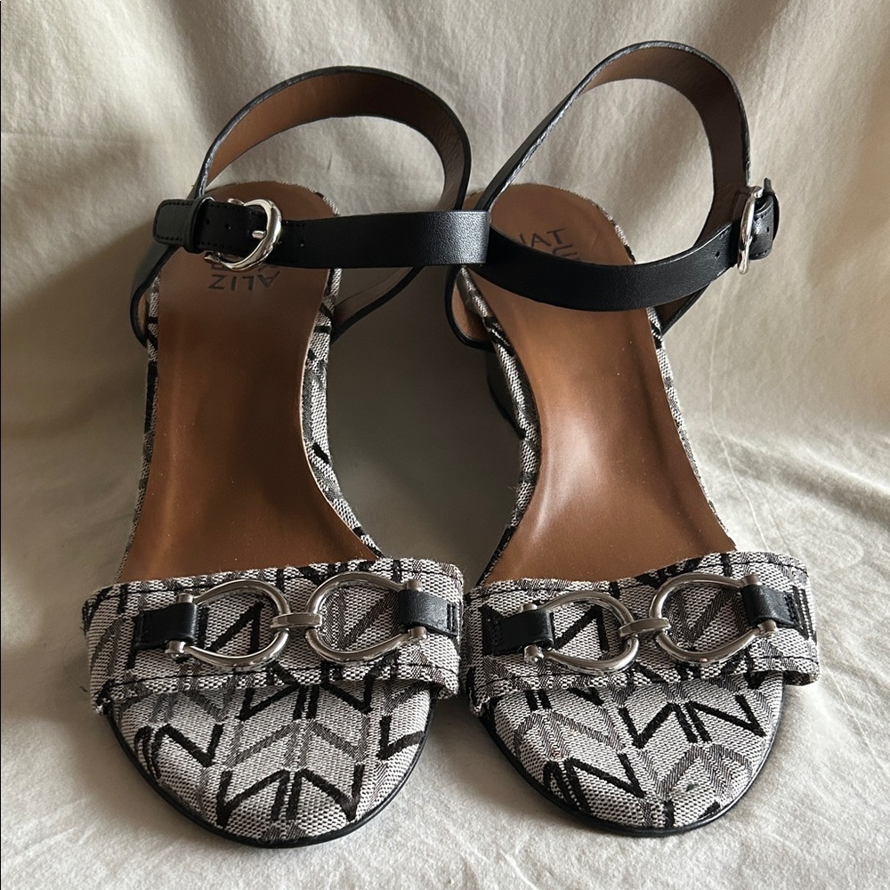 Naturalizer Black and Gray Women's Sandals